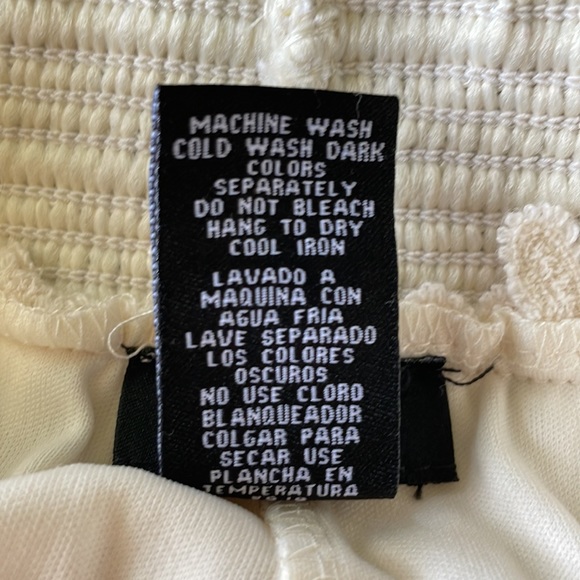 Justify Antique white eyelet shorts size medium - Picture 4 of 5